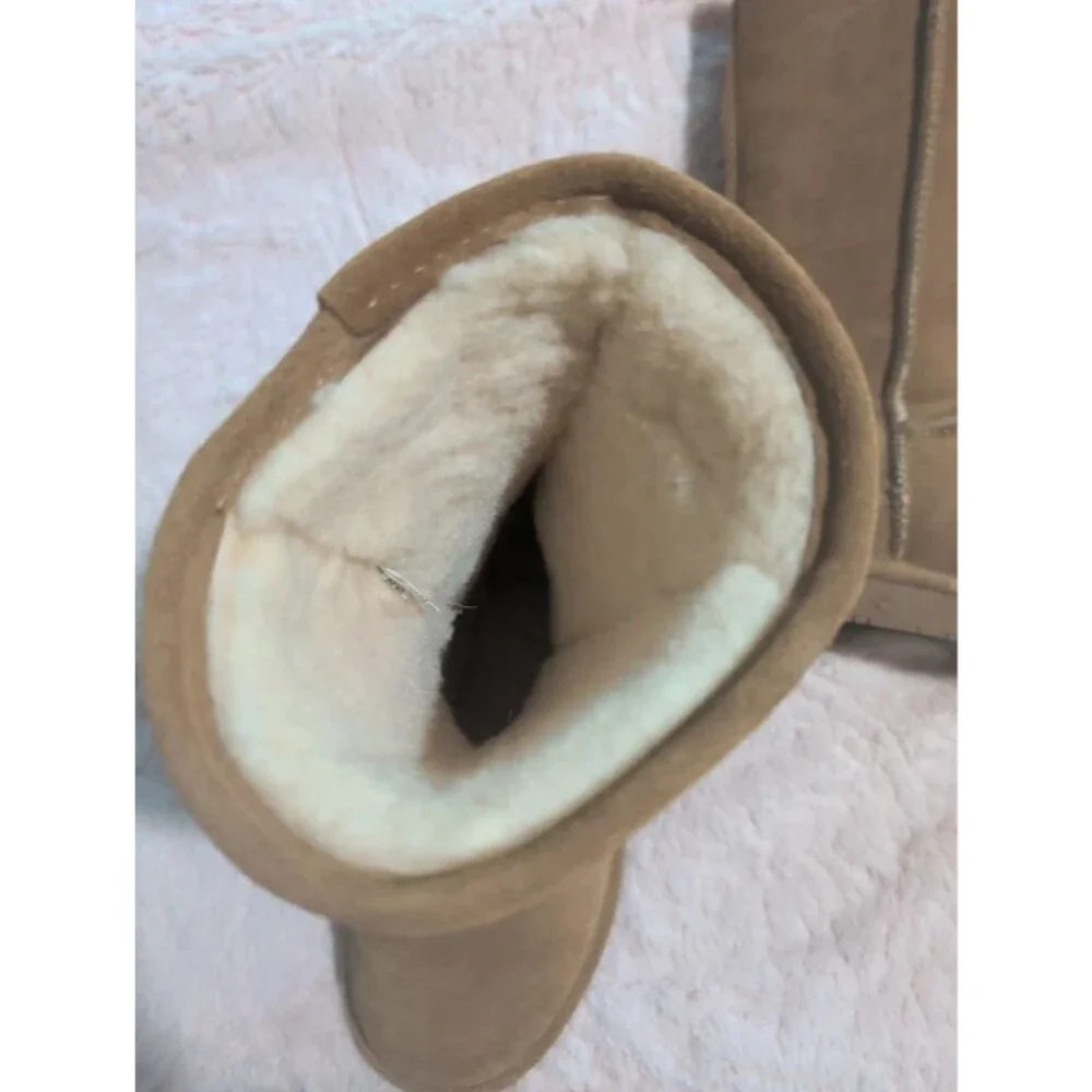 Bearpaw Women's Fuzzy Boots 7